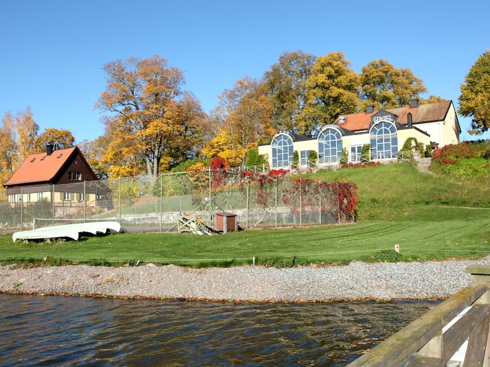 Södertuna Slott Gnesta Esterno foto