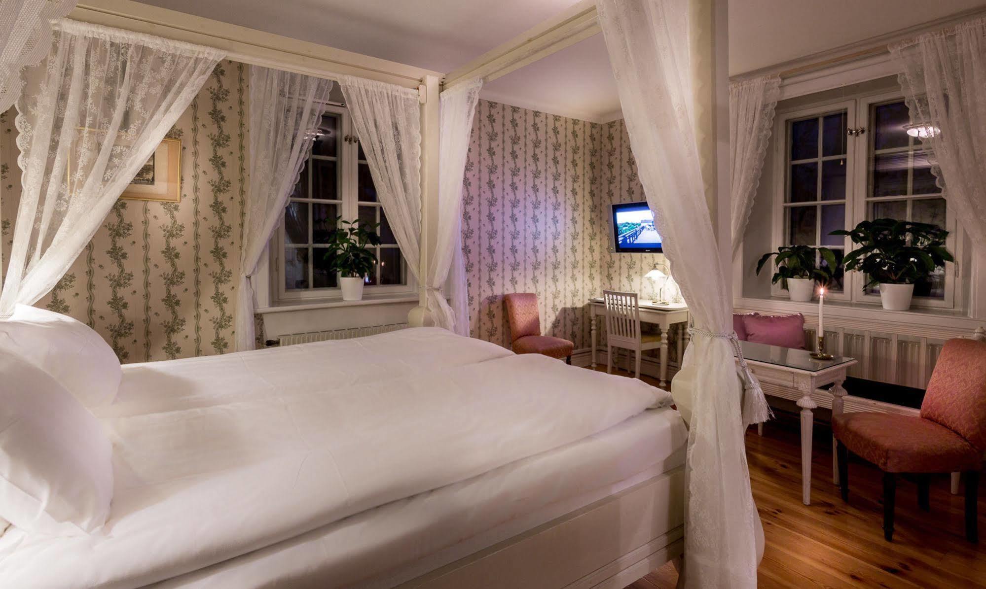 Södertuna Slott Gnesta Esterno foto